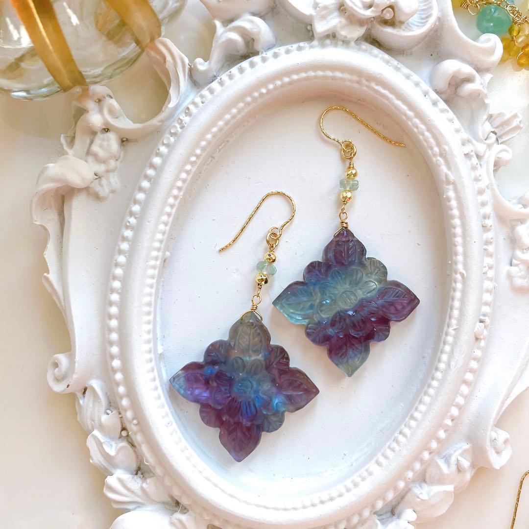 クーロ◆一点物✧バイカラーフローライト/MOP ダブレットストーンピアス