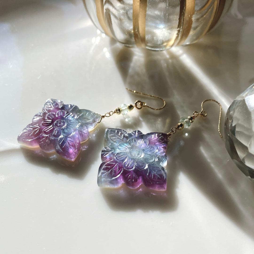 クーロ◆一点物✧バイカラーフローライト/MOP ダブレットストーンピアス