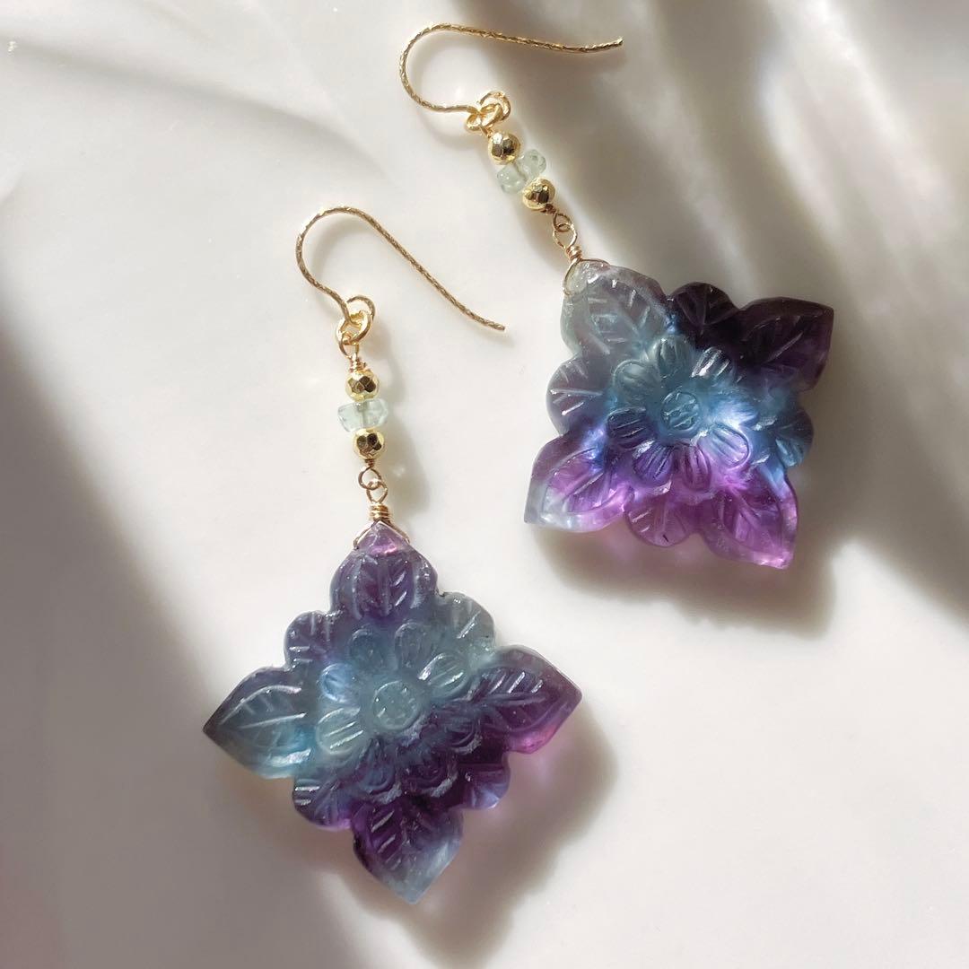 クーロ◆一点物✧バイカラーフローライト/MOP ダブレットストーンピアス