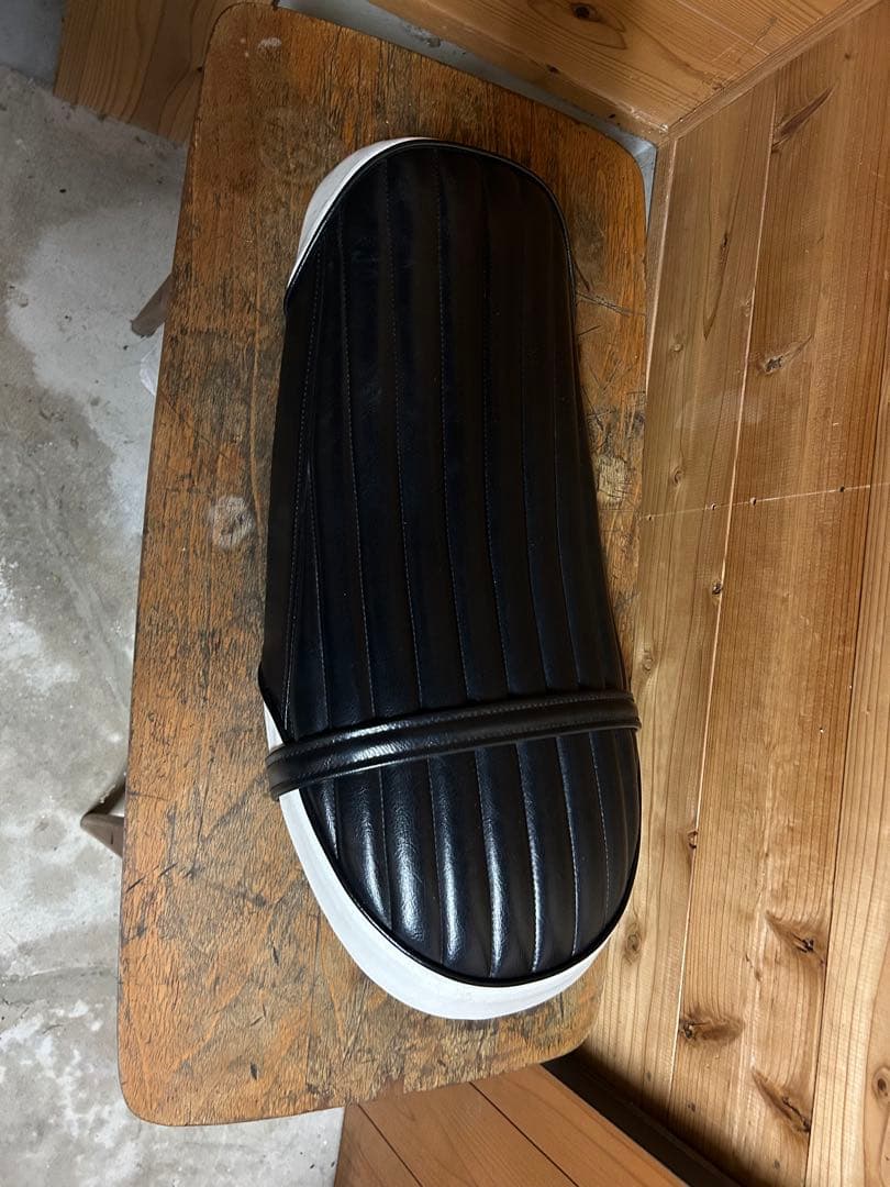 SR400 2型にて使用 カスタムシート