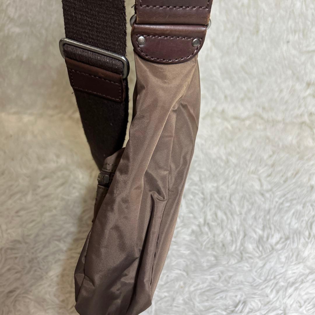 【希少】y2k archive DIESELワンショルダー　ブラウン　ナイロン