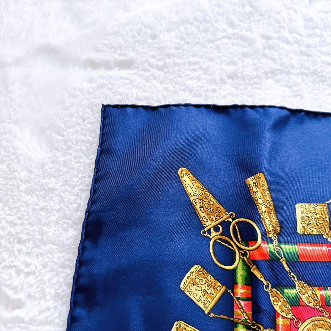 HERMESエルメスシルクスカーフカレ90ネイビー ピンクレッド結び方カード付き