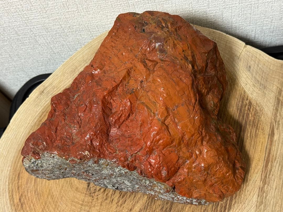 大型 佐渡 赤玉石 赤石 鑑賞石 水石 盆石 錦紅石 錦石天然石 黒色台座付き