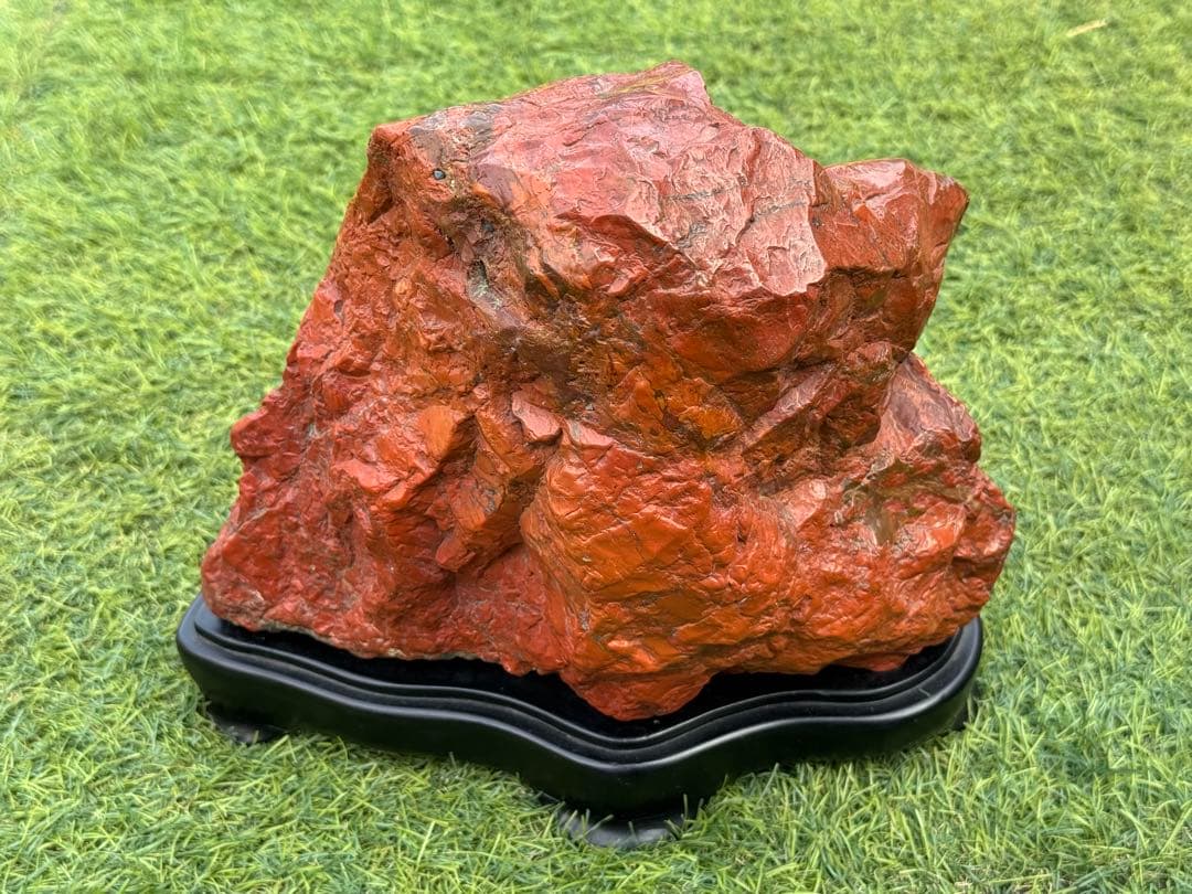 大型 佐渡 赤玉石 赤石 鑑賞石 水石 盆石 錦紅石 錦石天然石 黒色台座付き