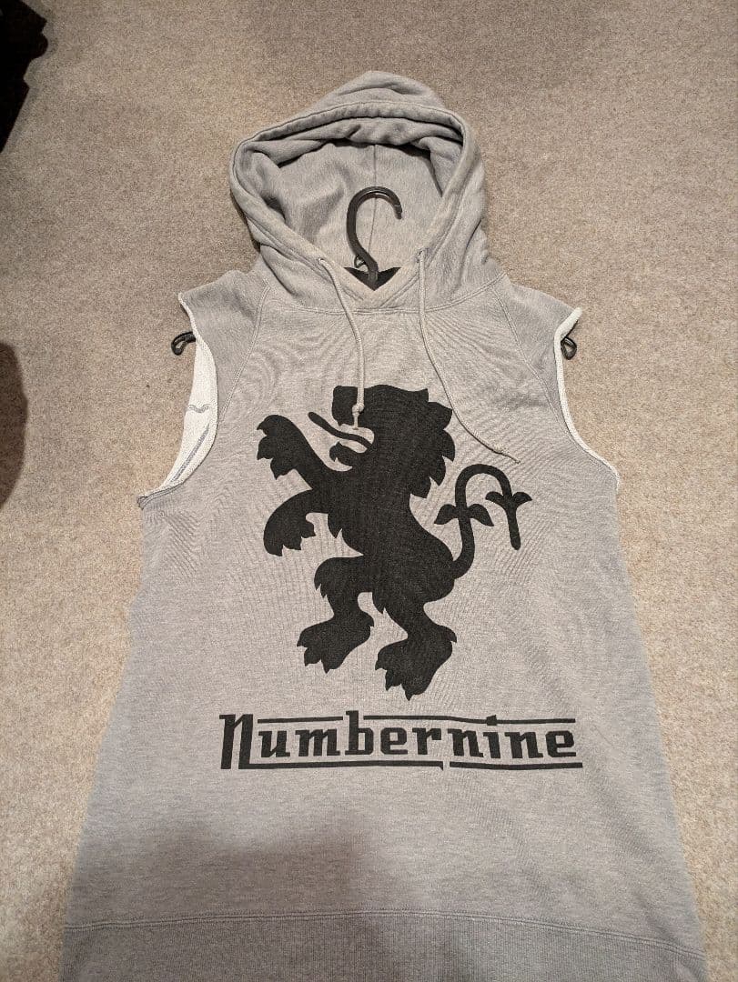 Numbernine フード付きタンクトップ グレー