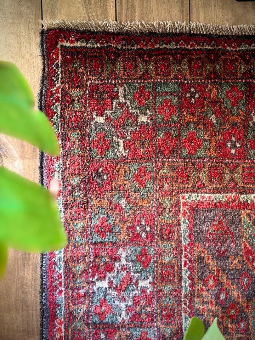 トライバルラグ　ヴィンテージラグ　シスターン　バルーチ　ペルシャ絨毯　ザボール