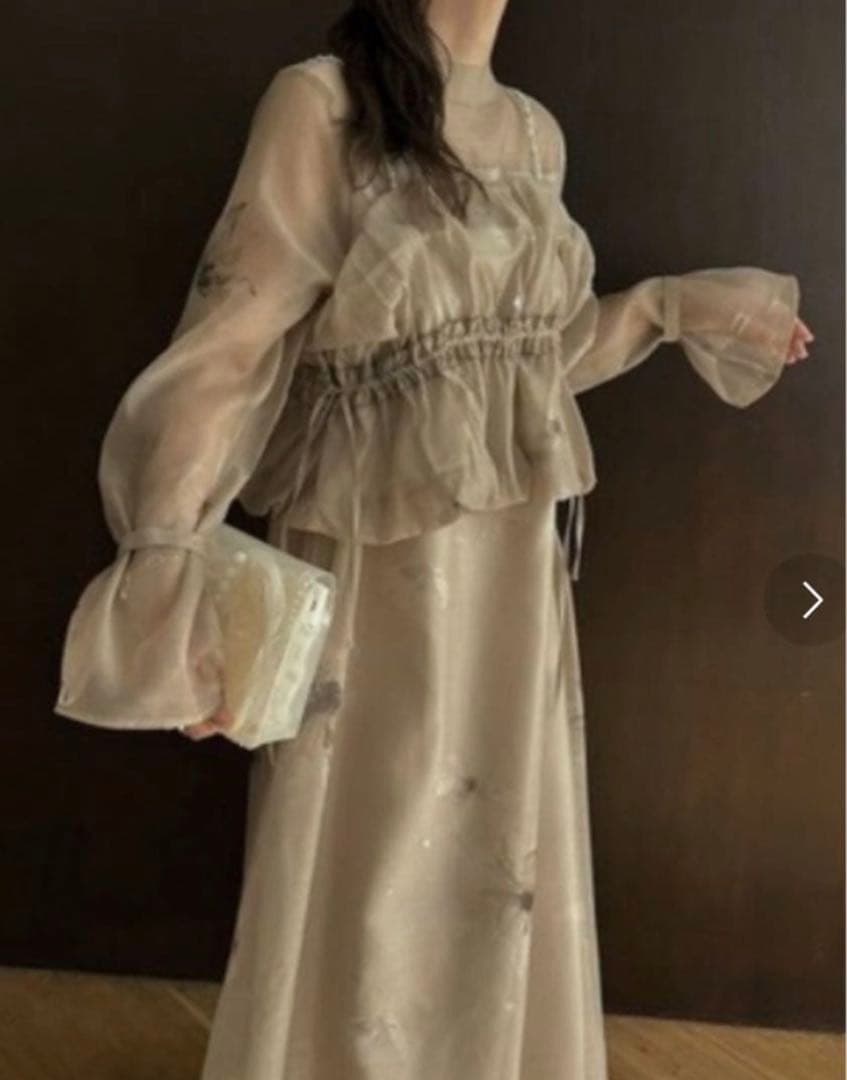 美品　willfully オケージョンドレス ワンピース TAN フリーサイズ