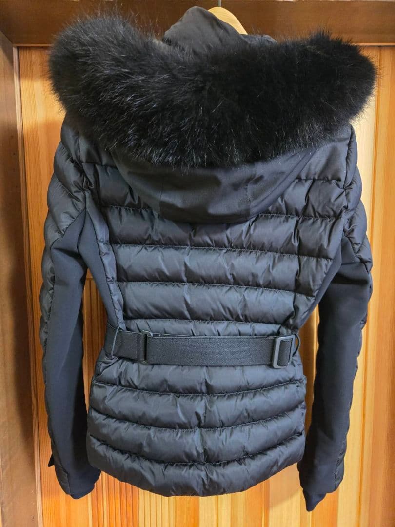 n*e様 オークション‼️ 30万美品希少ブラックファー　モンクレール　BESS