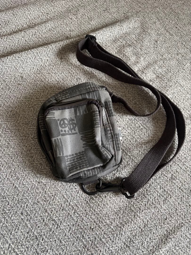 stussy ショルダーバッグ