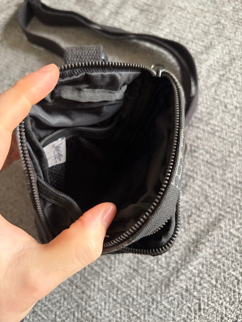 stussy ショルダーバッグ