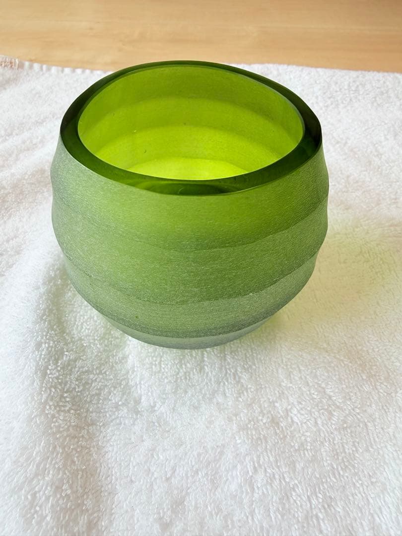 花瓶・フラワースタンド GUAXS Belly Tealight olive green
