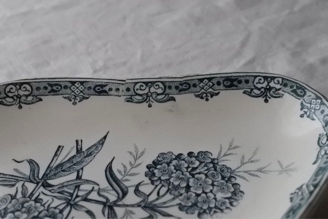 花束のようなお花のラヴィエ　フランスアンティーク　サンタマン