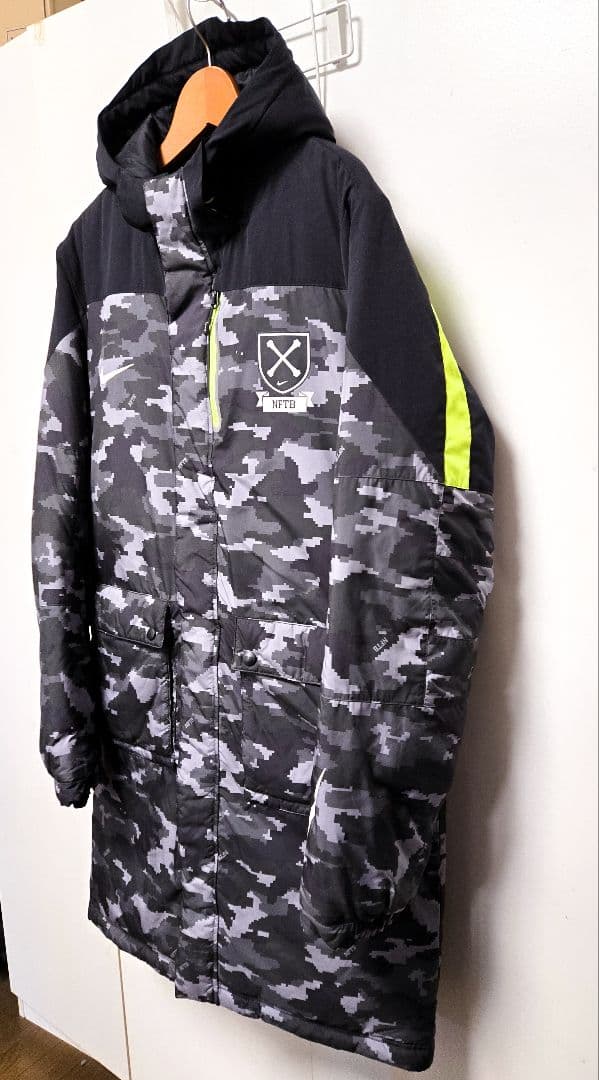 希少 美品 NIKE ナイキ NFTB 迷彩 ベンチコート サッカー フットサル