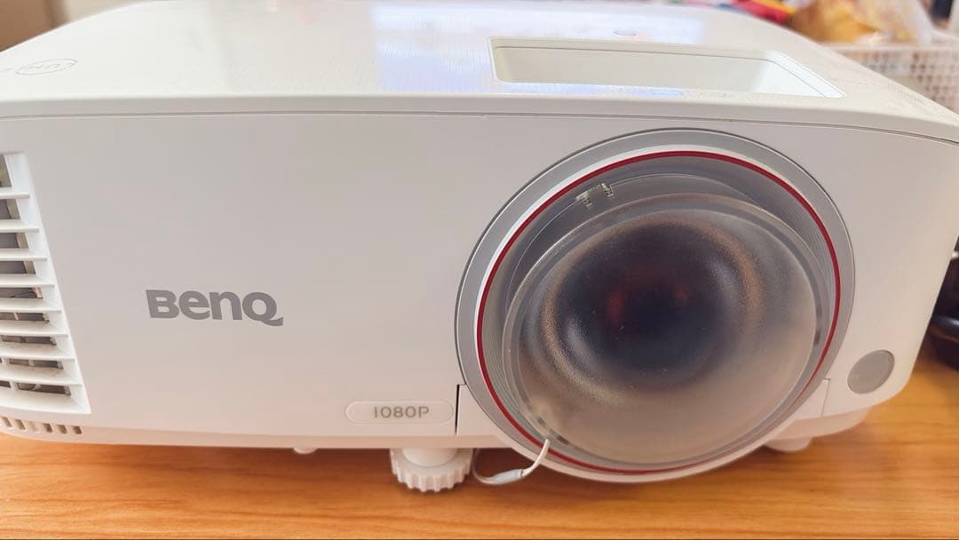 ☆美品　BenQ TH671ST DLPホーム プロジェクター ベンキュー