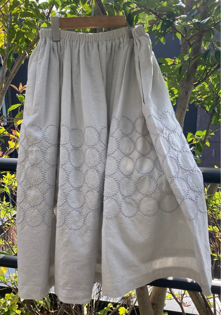 minä perhonen 刺繍入りフレアスカート