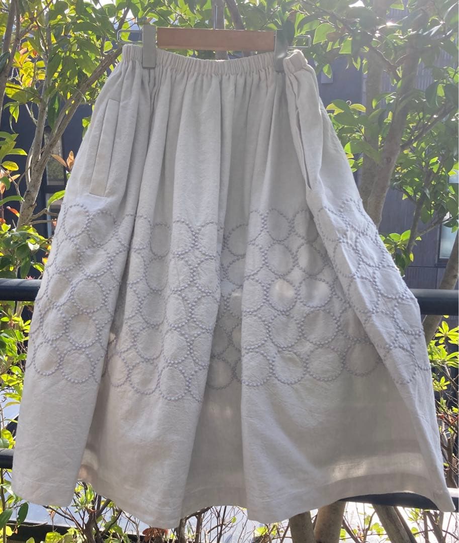 minä perhonen 刺繍入りフレアスカート