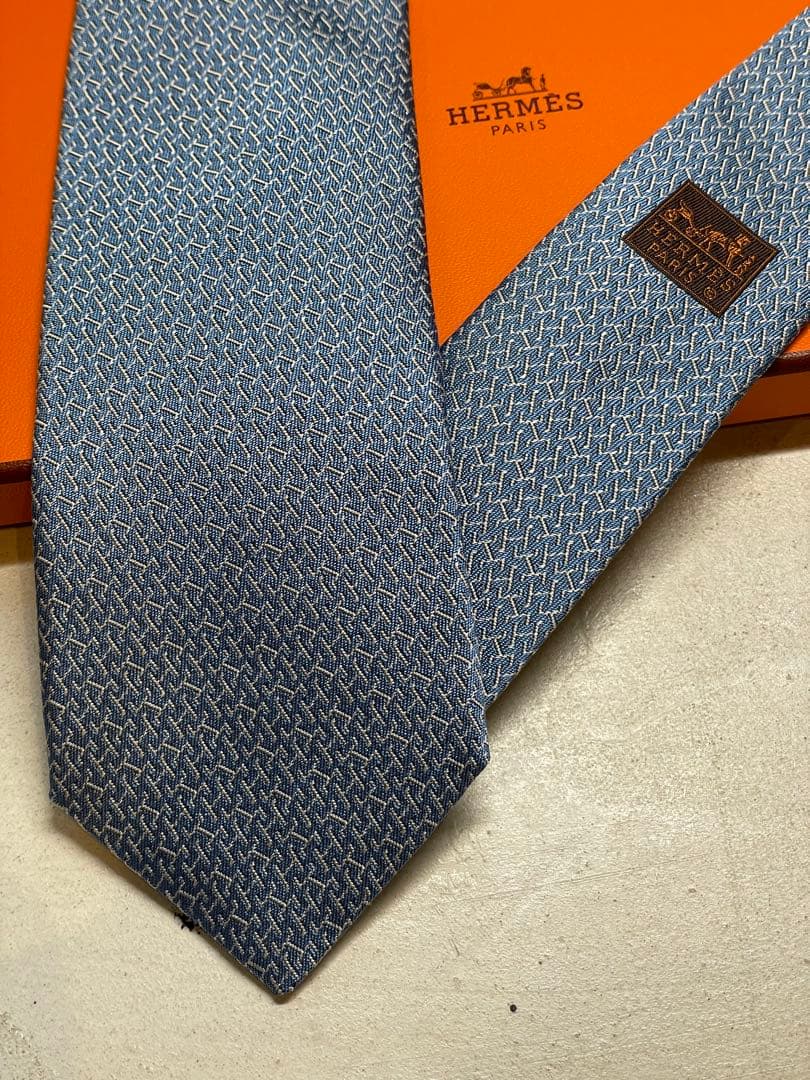 【一度着用のみ】HERMES ブルー H総柄 ネクタイ シルク　成人式向け