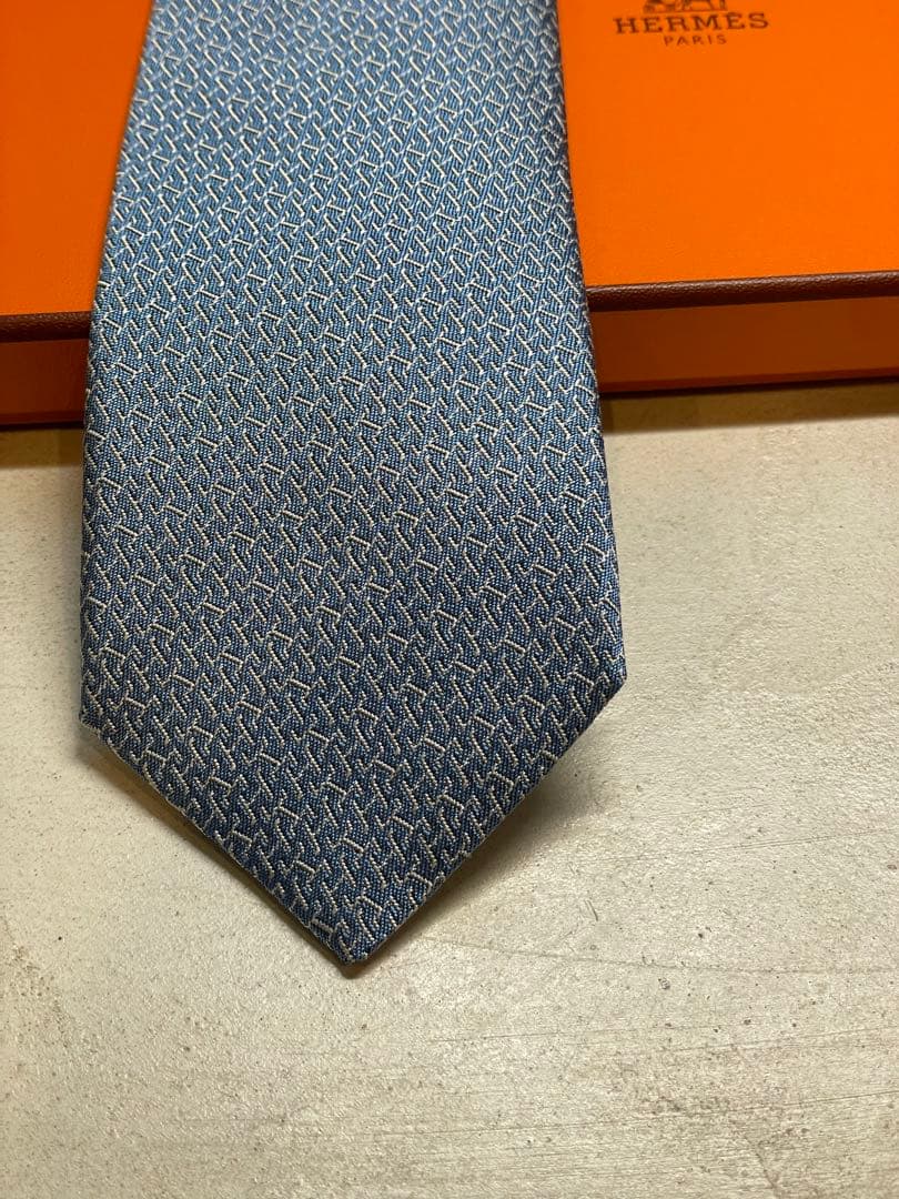 【一度着用のみ】HERMES ブルー H総柄 ネクタイ シルク　成人式向け