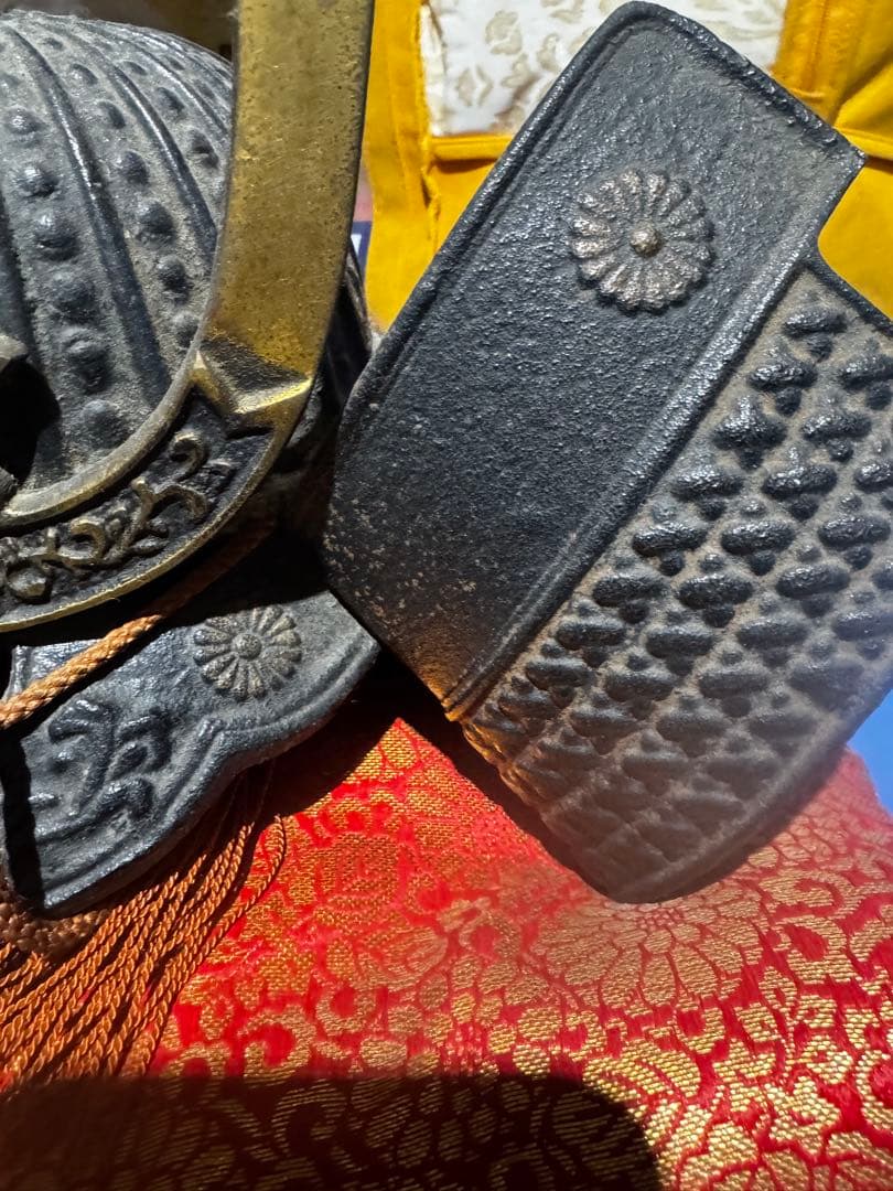 ⚫️ アンティーク 兜 伝統的 置物 端午の節句 五月人形 金属