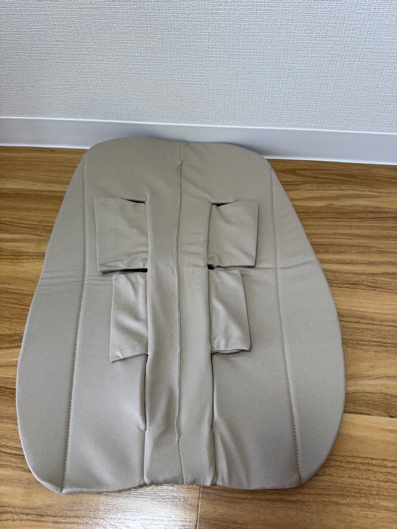 ベージュ 折りたたみ式 ベビーカー