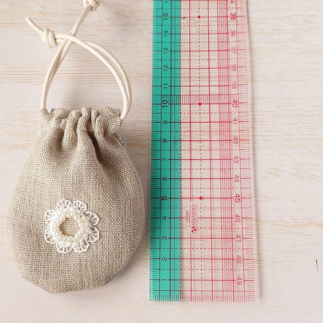 ちっちゃな巾着サシェ/詰替えタイプ【白糸刺繍】