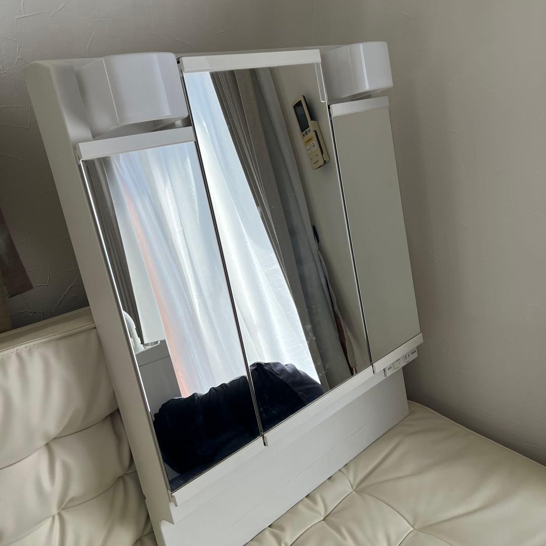 ミラーキャビネット三面鏡 収納付き