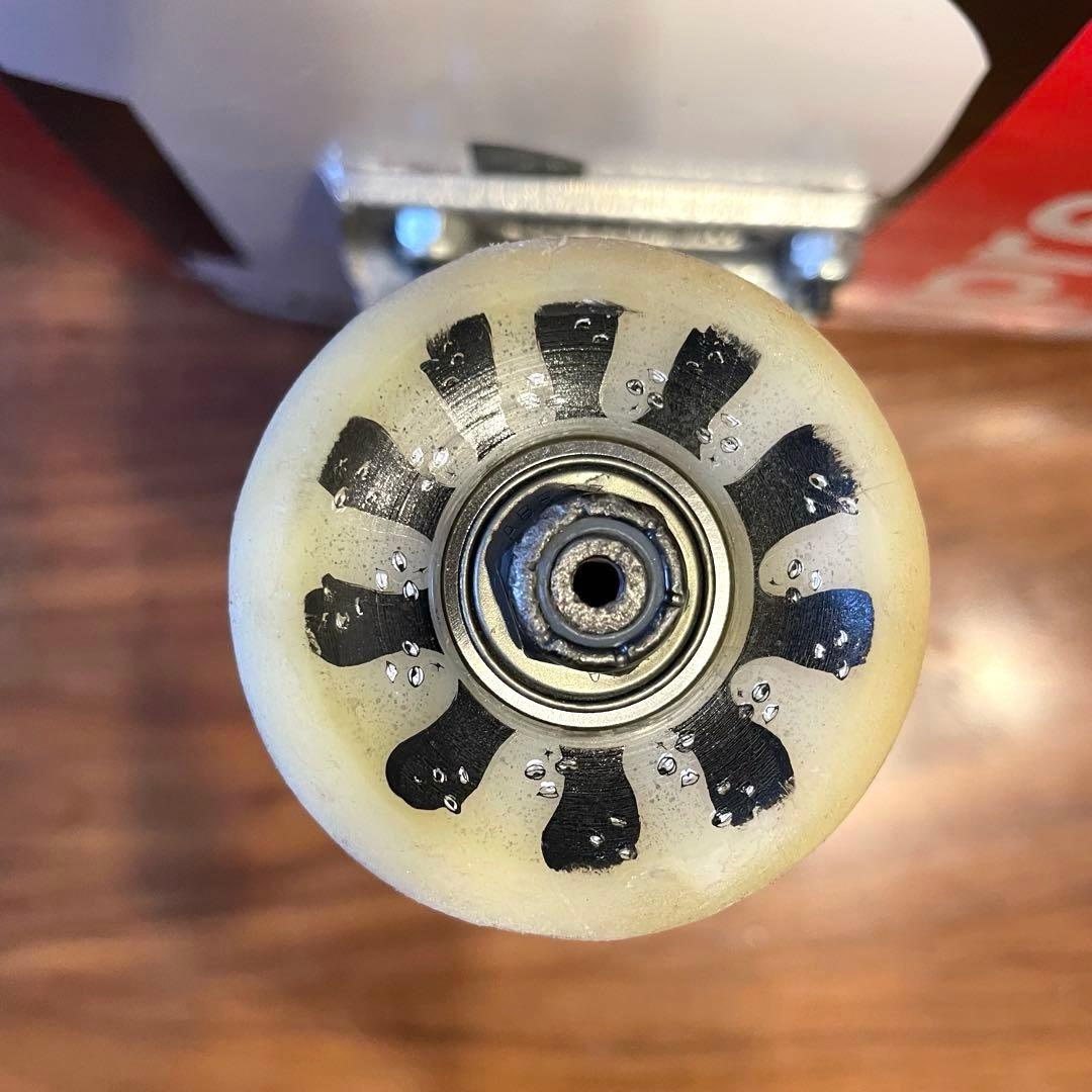 ベイカー　BAKER スケボー　インディペンデント　コンプリート　8インチ