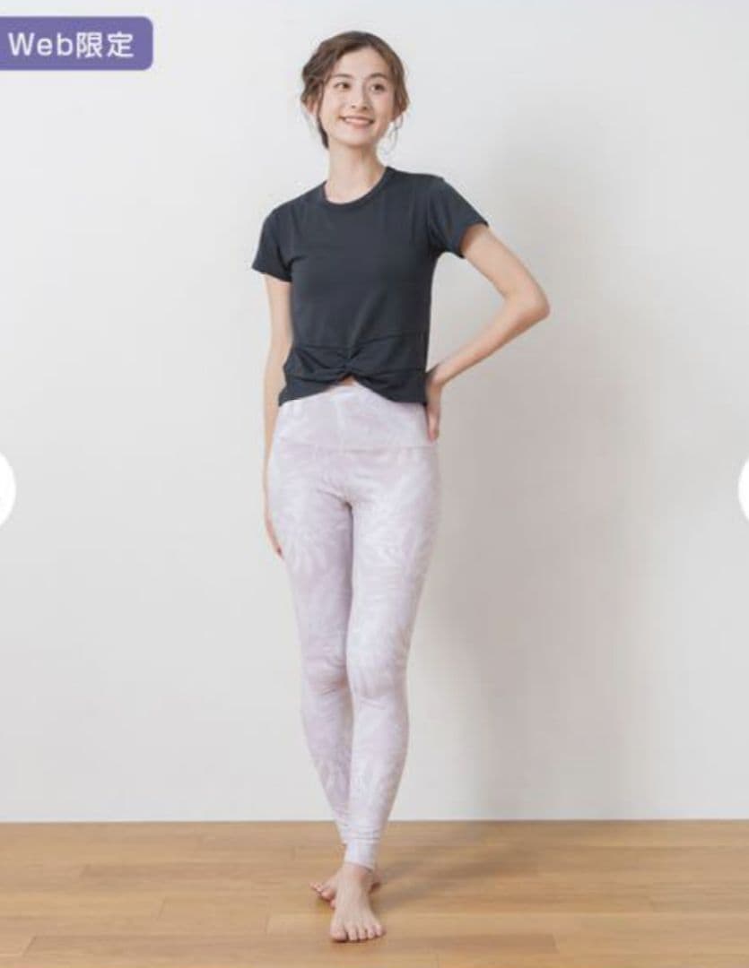 【SUKALA】カップ付きTシャツ＆レギンスセットアップ M