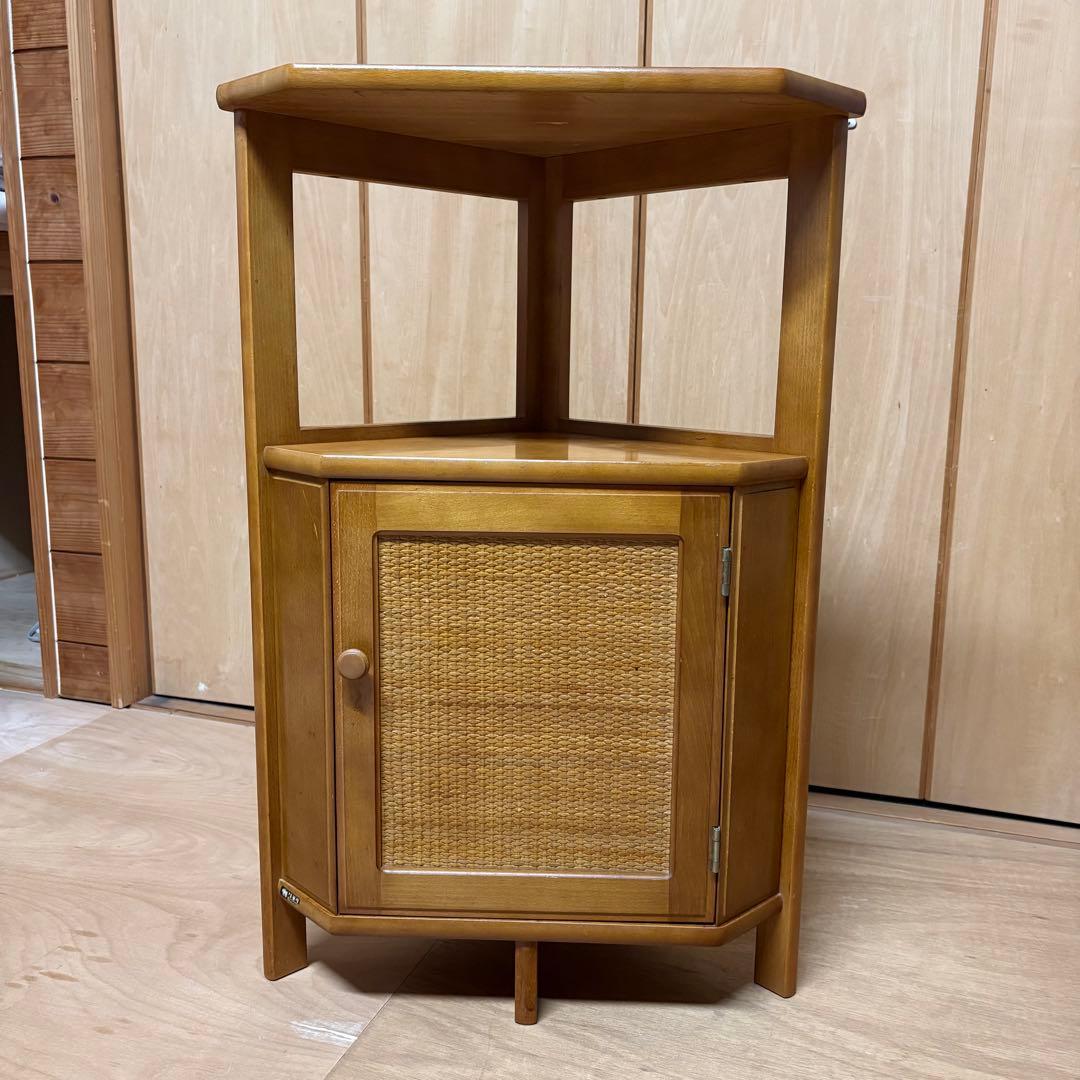 karimoku カリモク コーナーラック 三角棚 ラタン扉 昭和レトロ