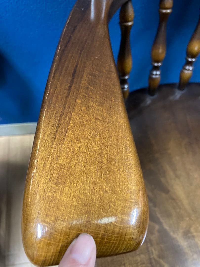 キツツキ　椅子　チェア　アンティーク調　　アームチェア　木製　ヴィンテージ