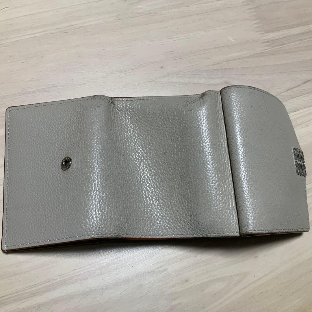 LOEWE 三つ折り財布 グレージュ　ベージュ ライトグレー　レザー