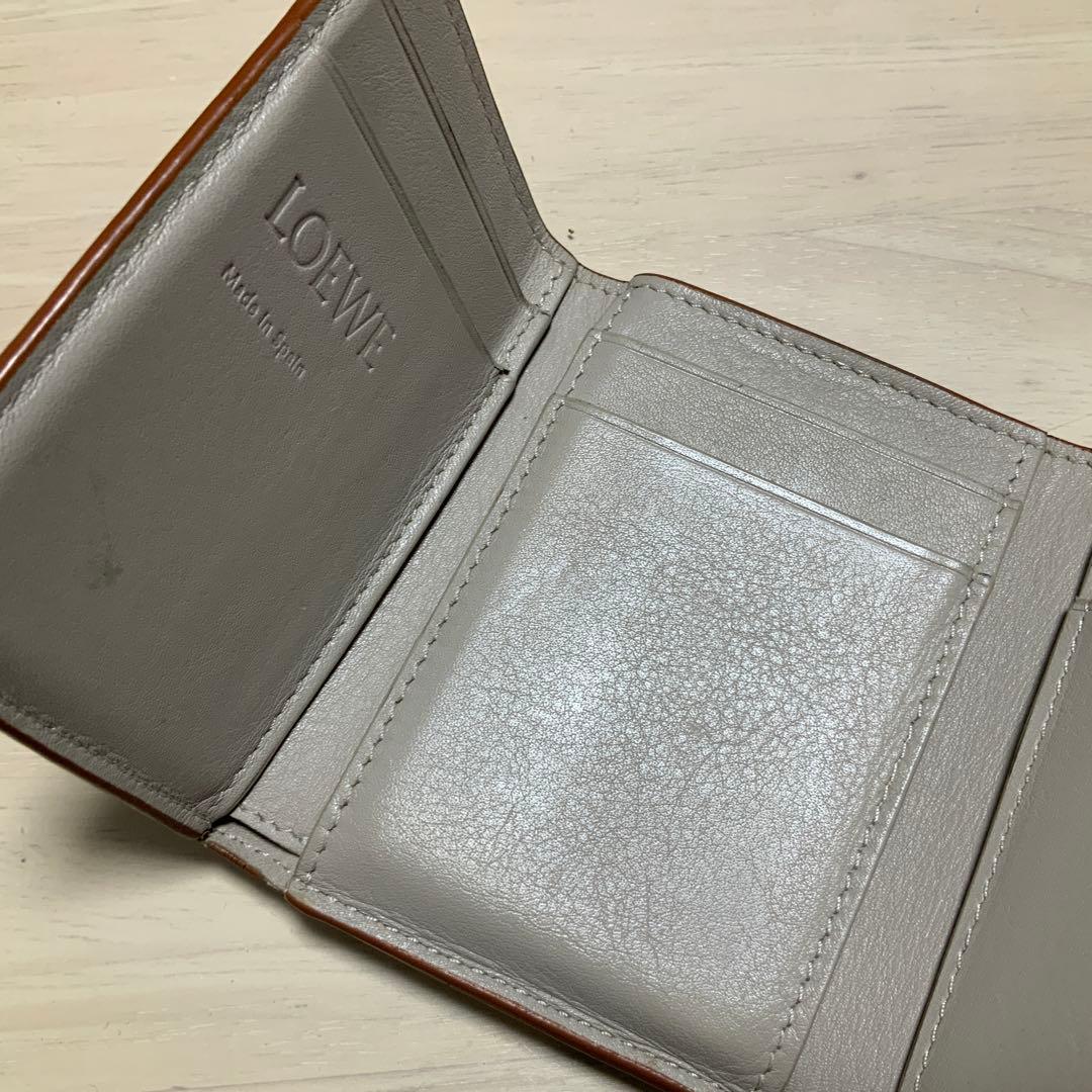 LOEWE 三つ折り財布 グレージュ　ベージュ ライトグレー　レザー