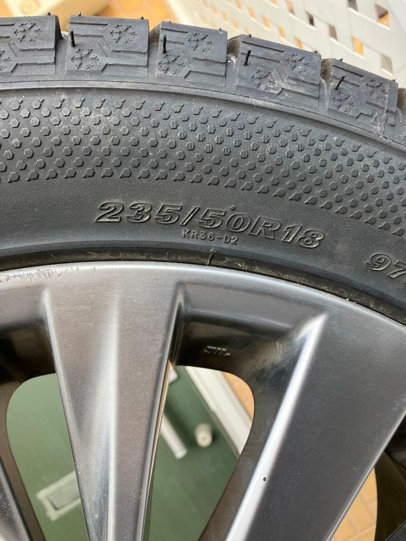 スタッドレスタイヤ 18インチ4本 ホイール付