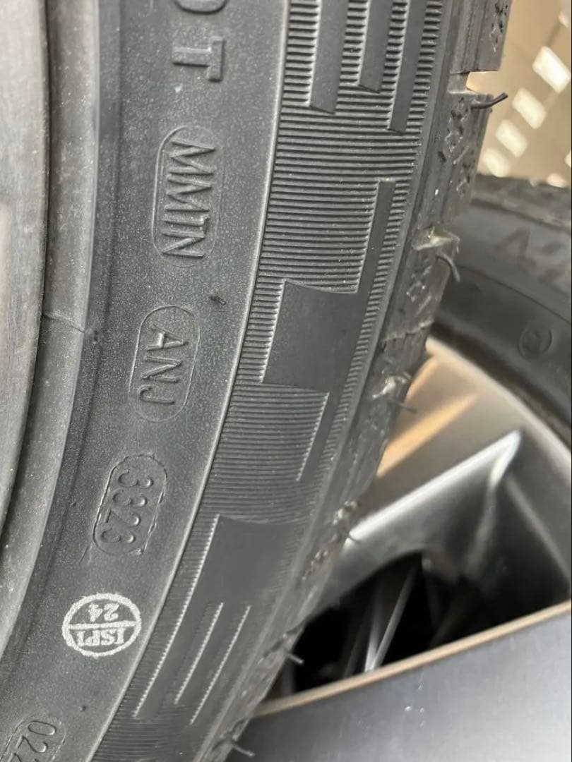 スタッドレスタイヤ 18インチ4本 ホイール付