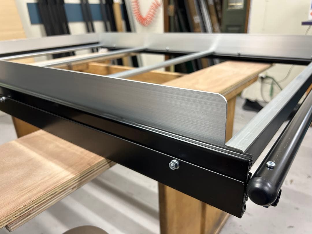 パー様ハイエーススライドフロア 150黒レール、サイドパネル、ポール