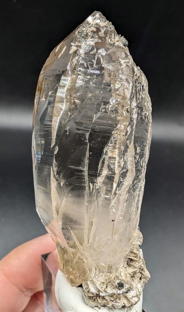 ギルギット産　高品質　共生　水晶　ポイント