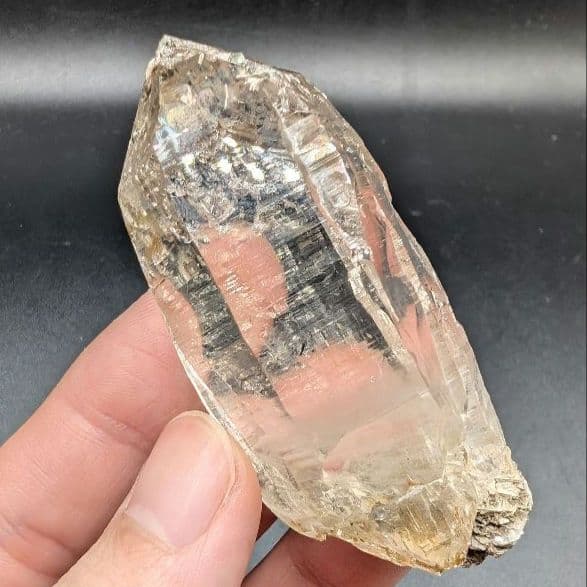 ギルギット産　高品質　共生　水晶　ポイント