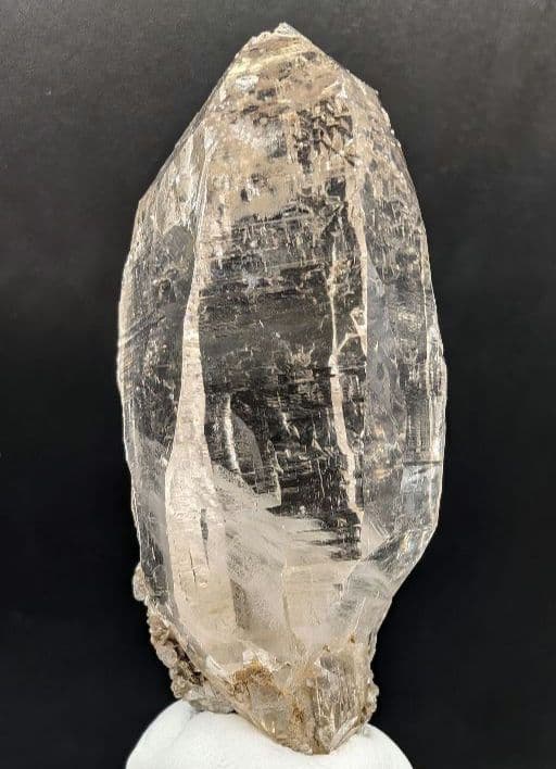 ギルギット産　高品質　共生　水晶　ポイント