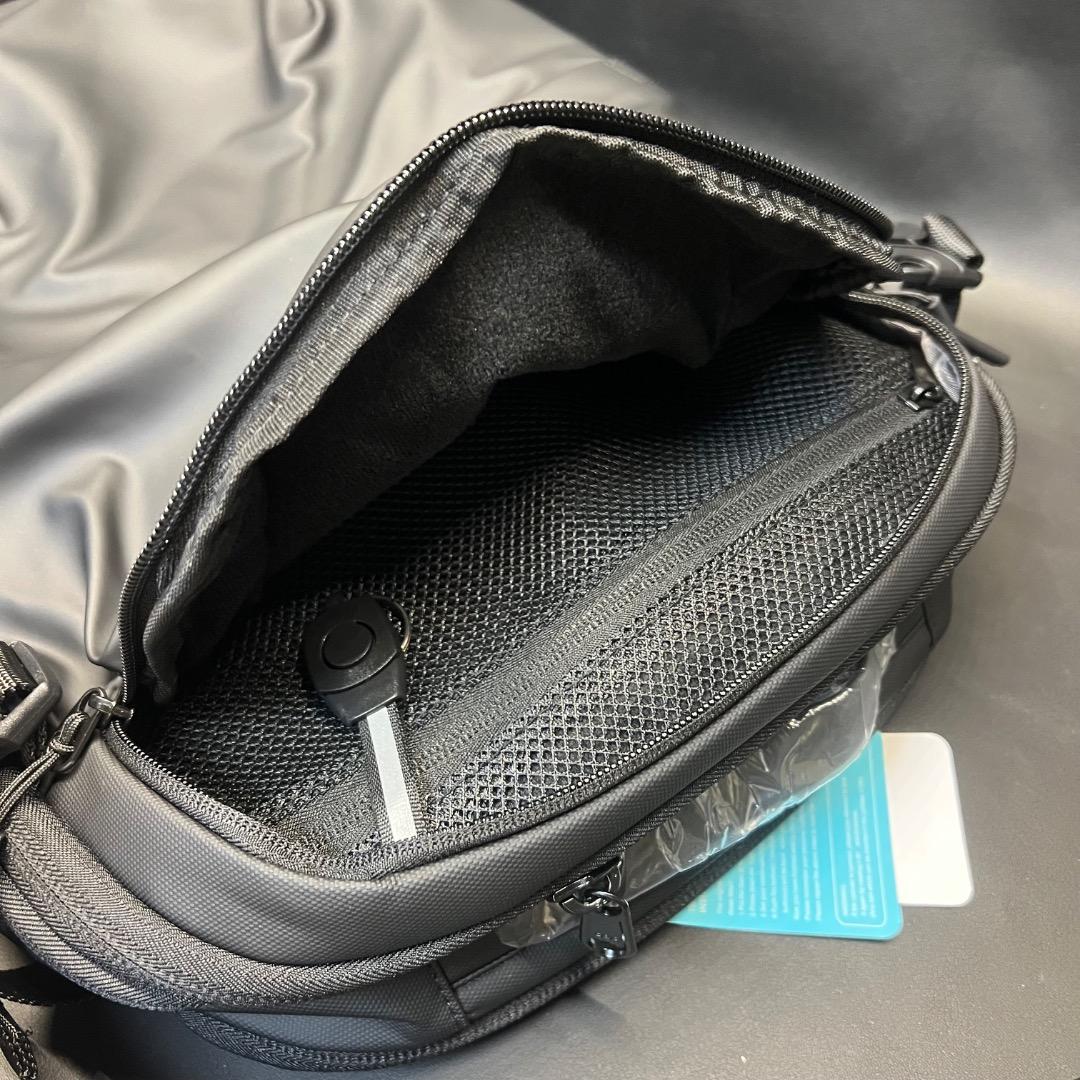 〇Of66 未使用真空圧縮 バックパック トラベルバッグ ブラック