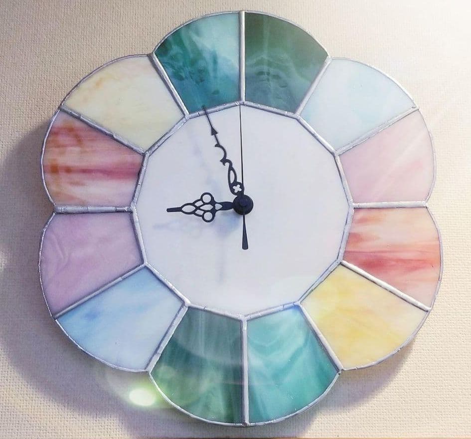 ステンドグラス　アンティーク調　壁掛け時計