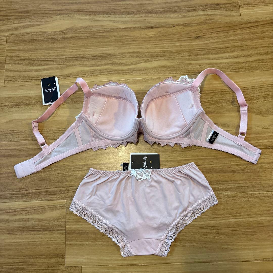 【サルート】ピンク花柄刺繍ブラジャーショーツセット F70
