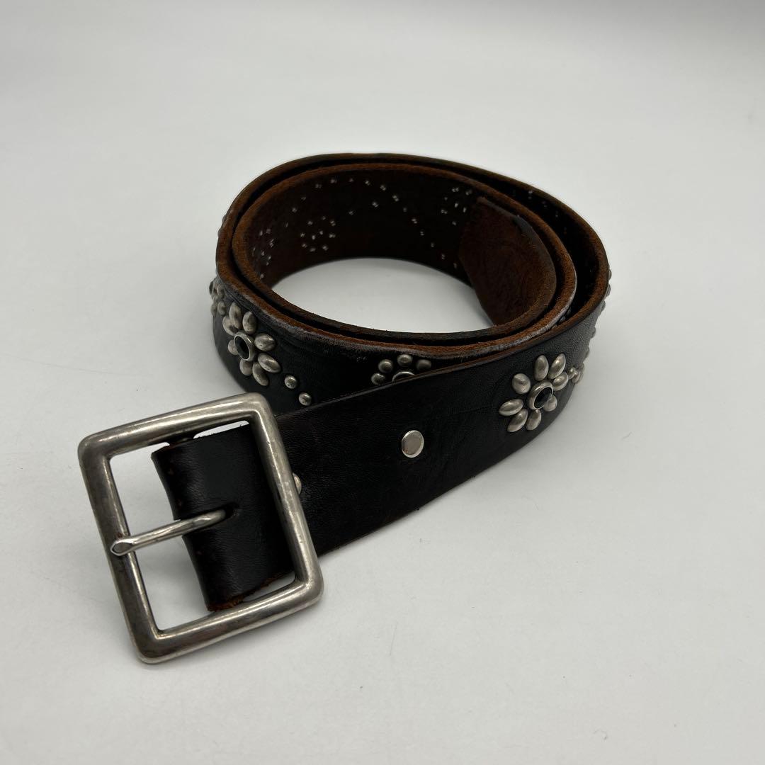 ♦︎良品♦︎HTC♦︎スタッズベルト♦︎32インチ