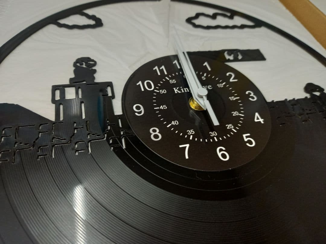 【秀逸の一品シリーズ③】極希 新品 スーパーマリオ デザイン レコード切出 時計