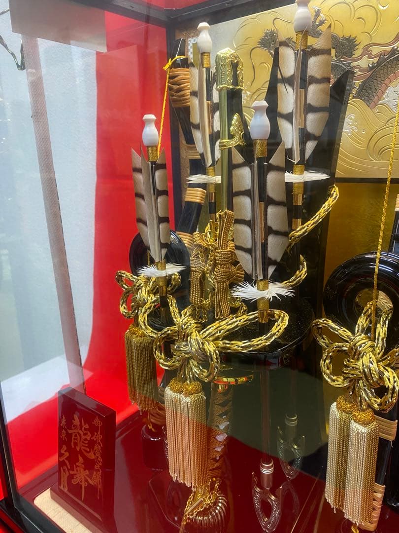 東京久月　家紋付破魔弓ガラスケース１５号・間口約３7×奥行約２８×高さ約５７㎝