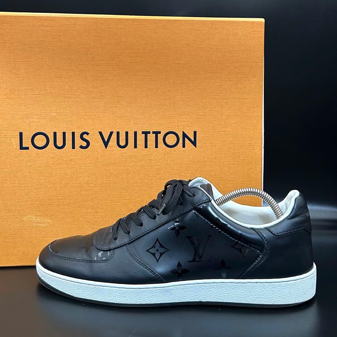 【美品】ルイヴィトン リヴォリライン スニーカー モノグラム メンズ レザー 黒