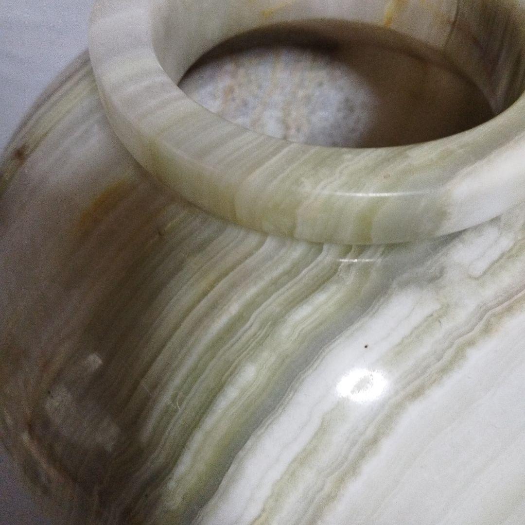 本物大理石の壺です。