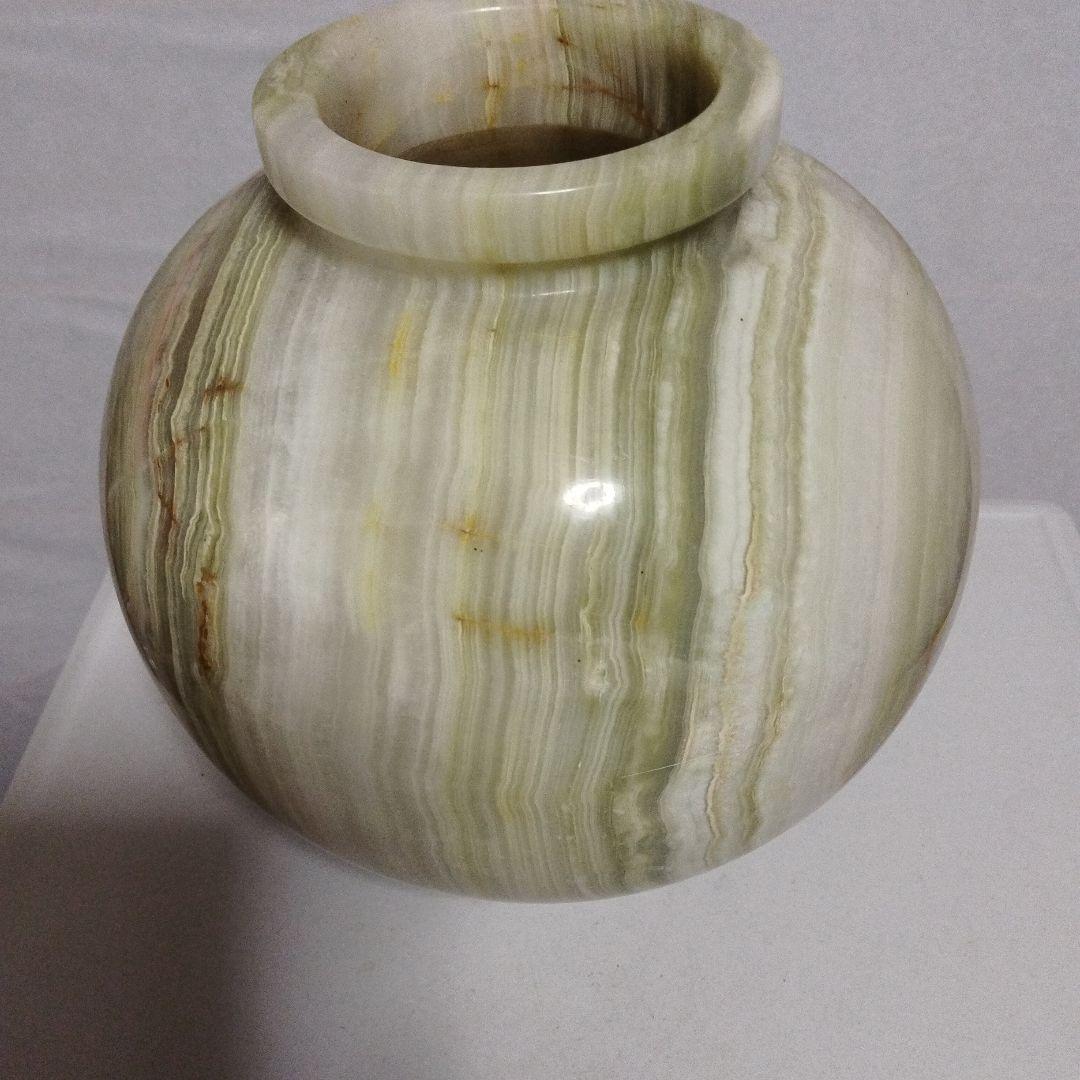 本物大理石の壺です。