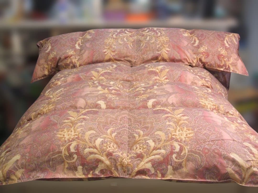 （ダブル）新品＊三ツ星＊日本羽毛協同組合保証＊増量１，６キロ入り＊羽毛布団