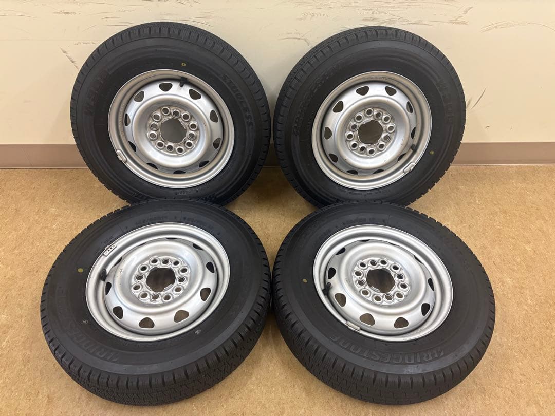 ブリヂストンスタッドレスタイヤ(鉄ホイール)145/80R12ハイゼット