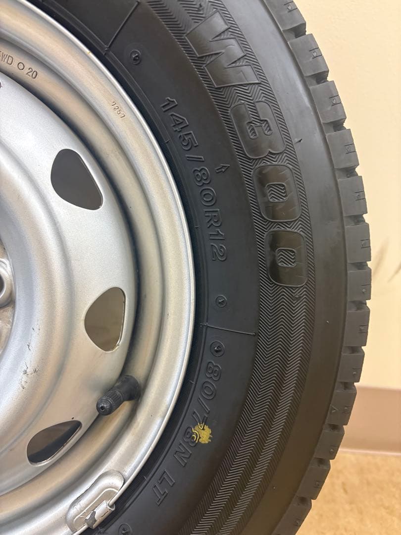 ブリヂストンスタッドレスタイヤ(鉄ホイール)145/80R12ハイゼット